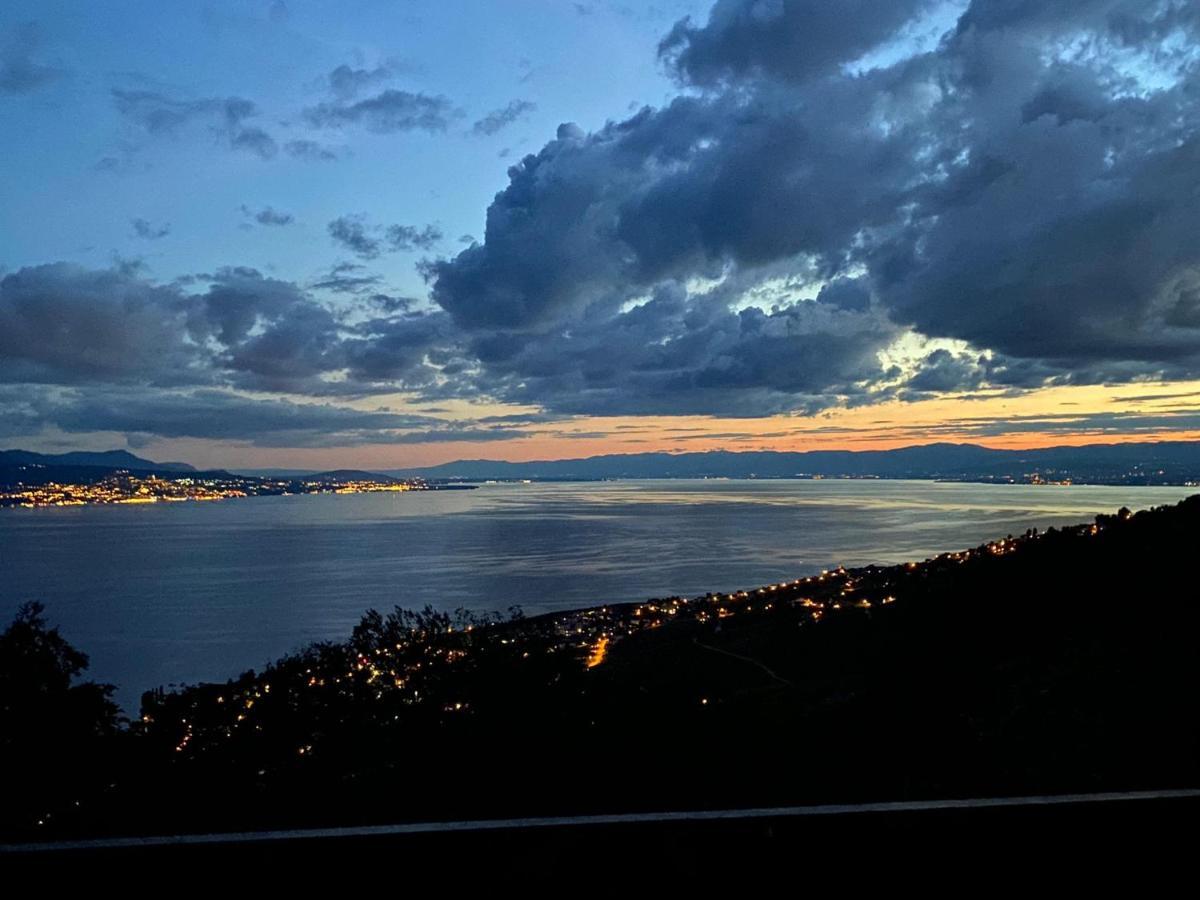 La Favela Otel Cully Dış mekan fotoğraf